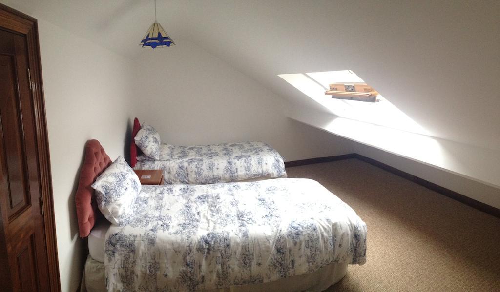 White Hill Country House B&B Castleblayney Room photo