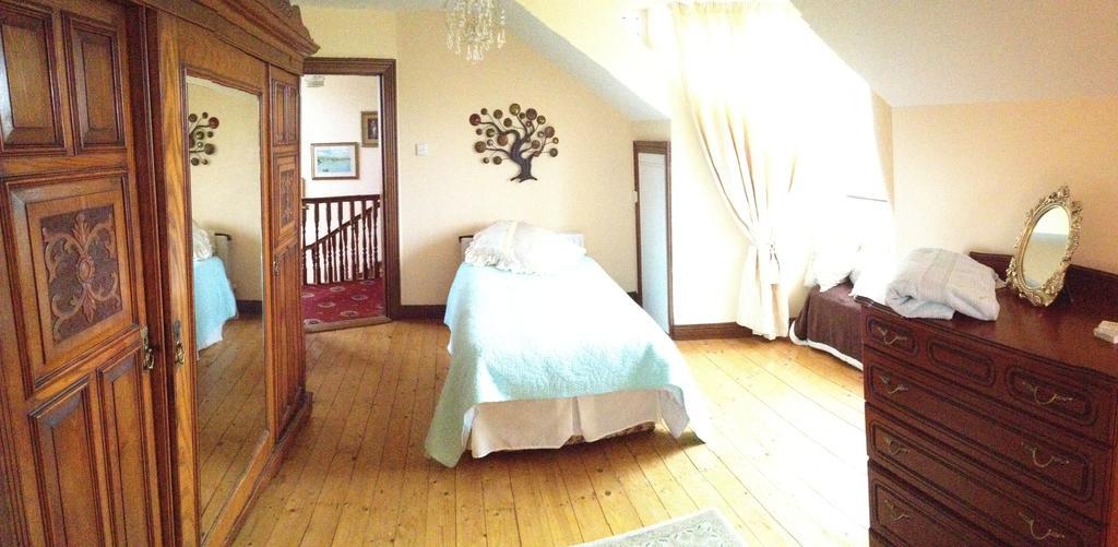 White Hill Country House B&B Castleblayney Room photo